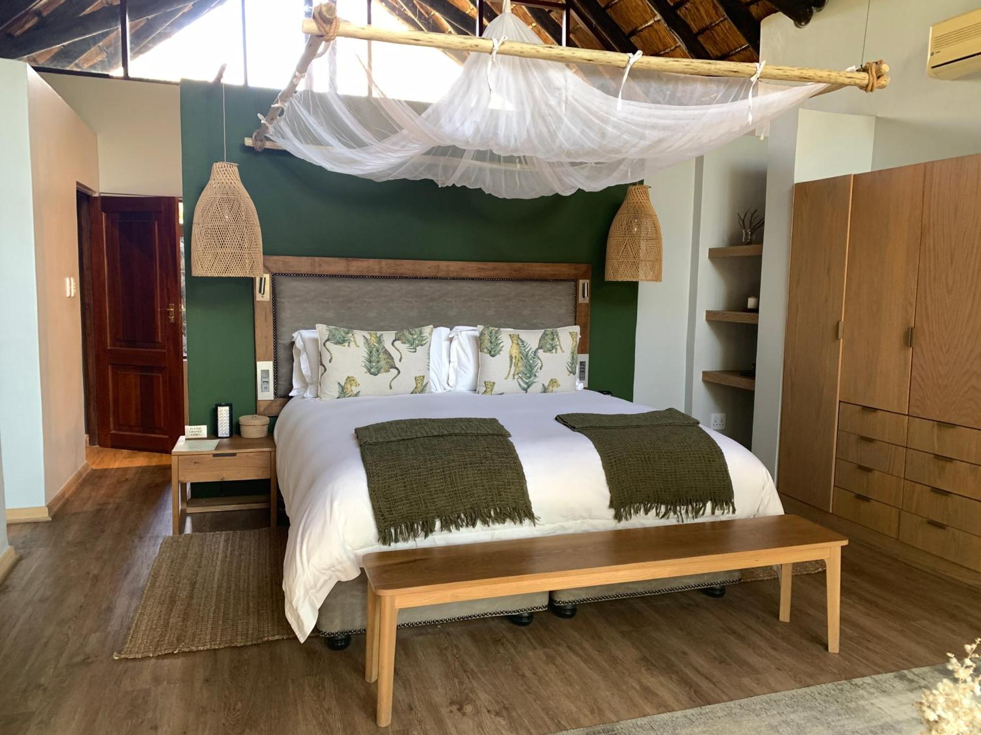 Ntamba Safari Lodge Matlhagame ภายนอก รูปภาพ